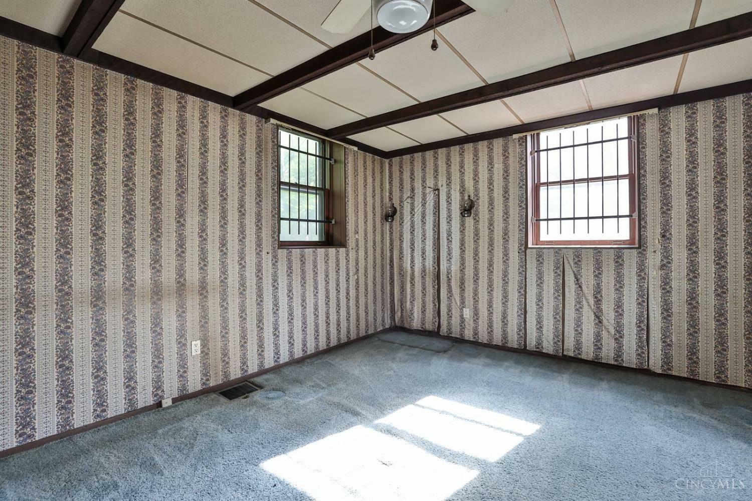 Property Photo: 5011 Kirby Avenue OH 45223