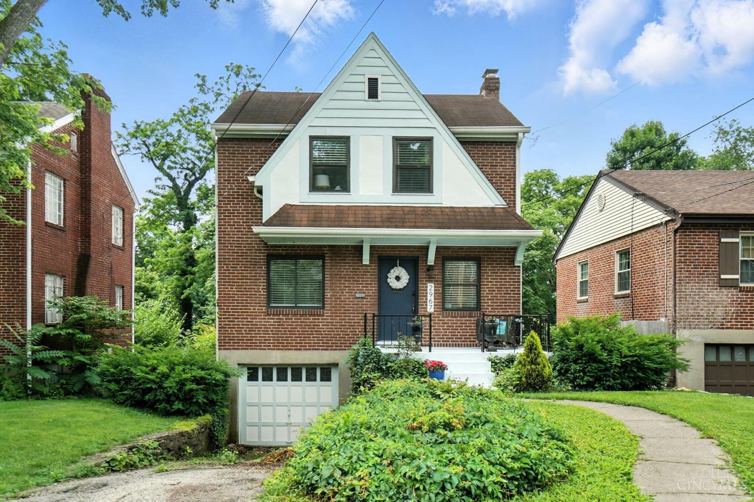 Property Photo: 2967 Mapleleaf Avenue OH 45212