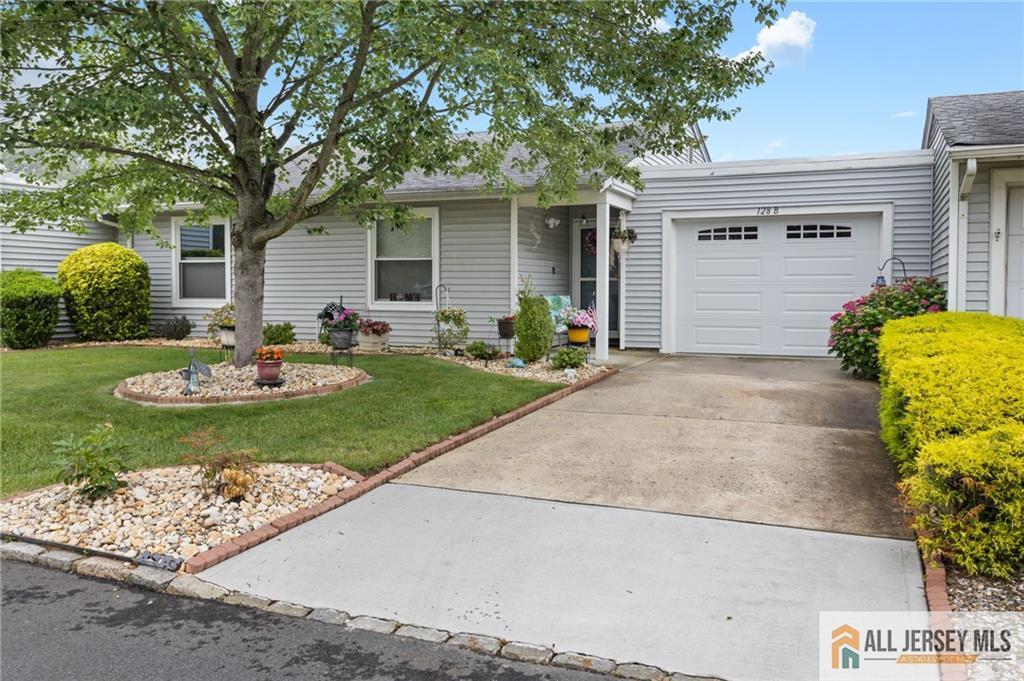 Property Photo: 128 Balsam Plaza 128B NJ 08831