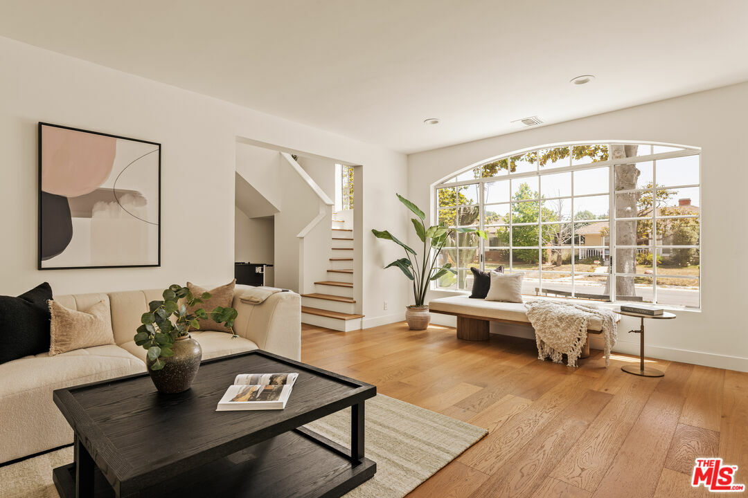 Property Photo: 7737 Denrock Ave CA 90045