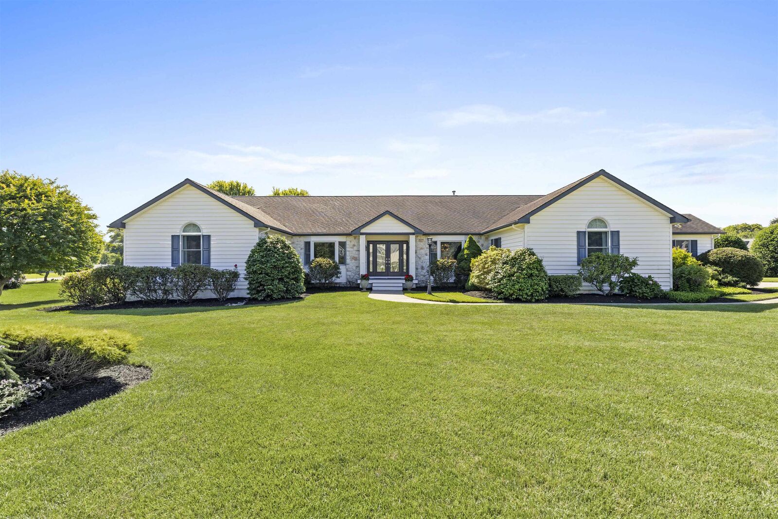 Property Photo:  10 Strawberry  NJ 08204 