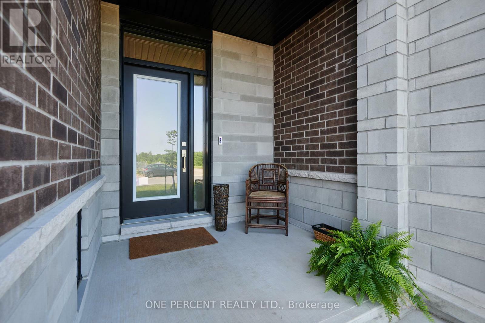Property Photo: 103 Bristol Crescent ON K0G 1J0