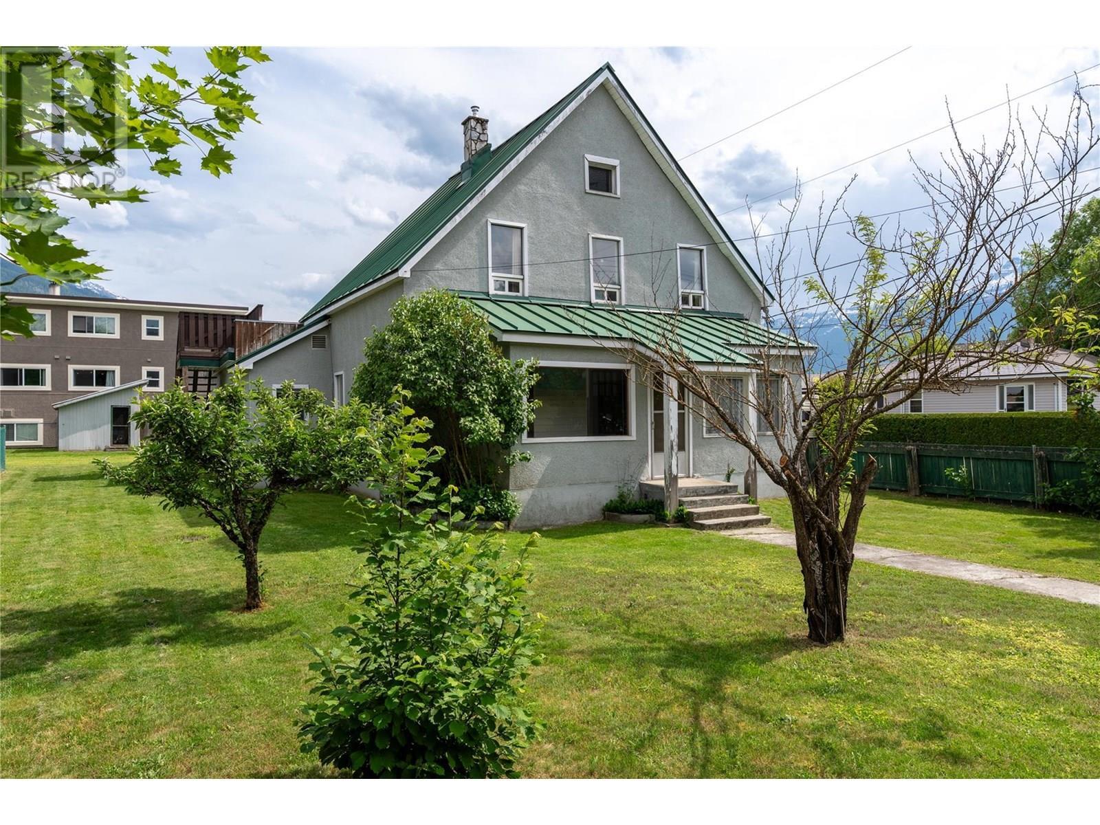 Property Photo: 614 Railway Avenue BC V0E 2S0