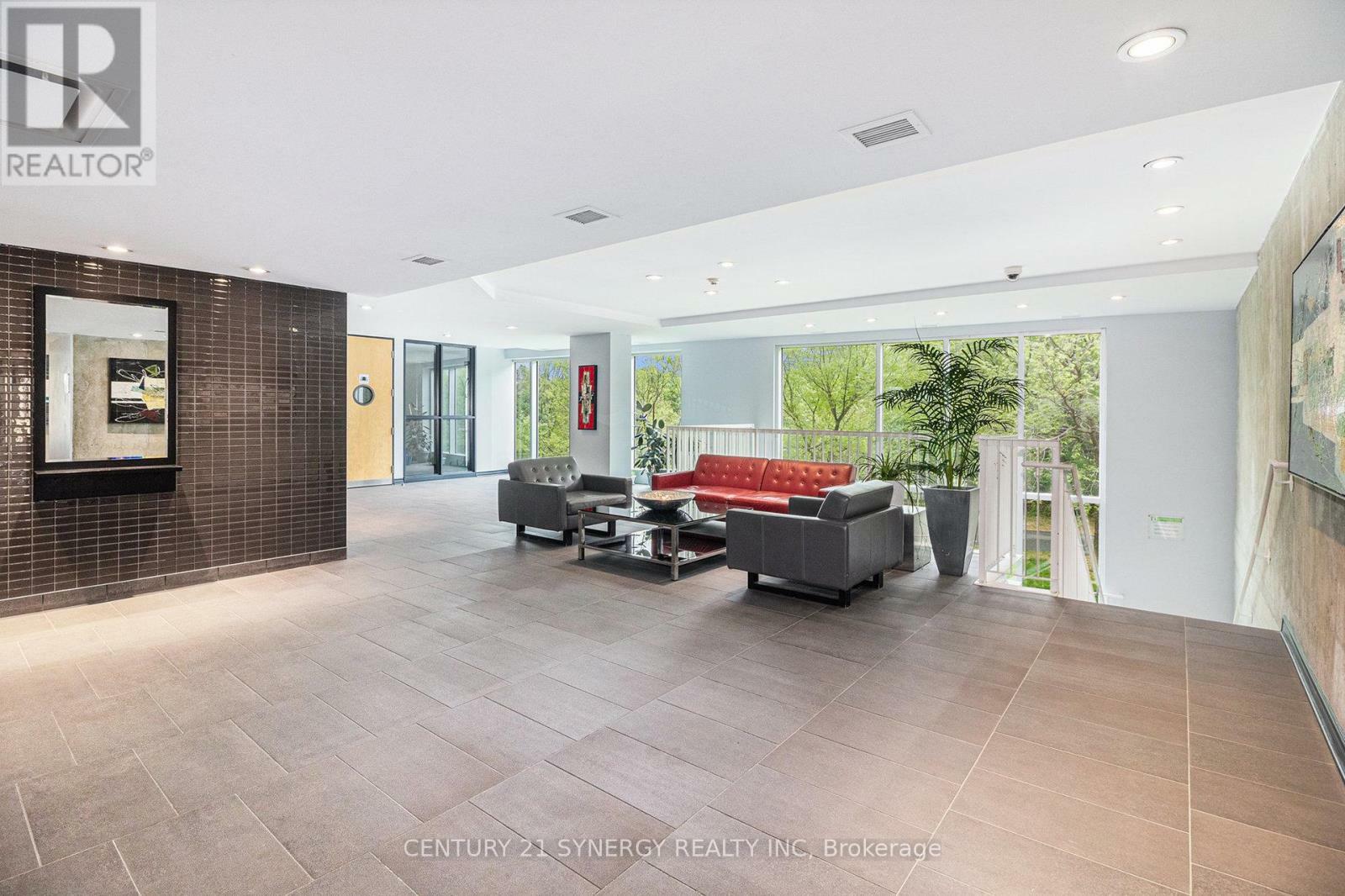 Property Photo: 250 Lett Street 906 ON K1R 0A8