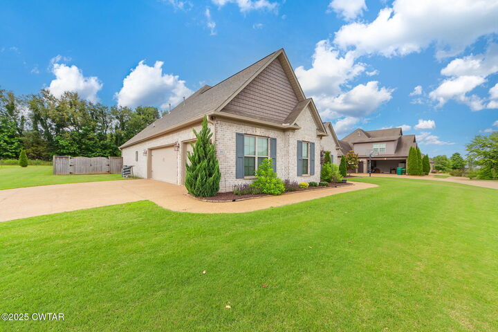 Property Photo:  293 Flagstone Drive  TN 38305 