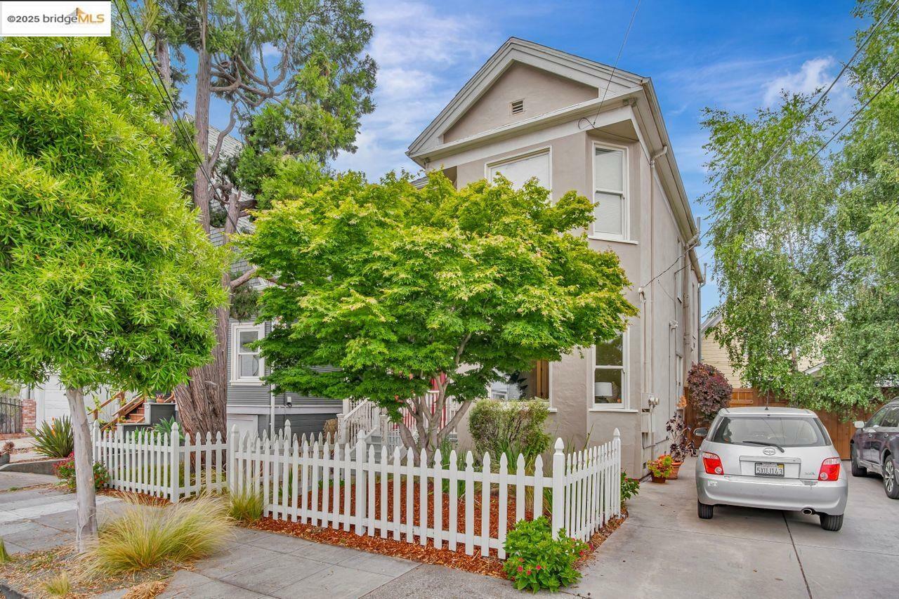 Property Photo: 3776 Ruby CA 94609