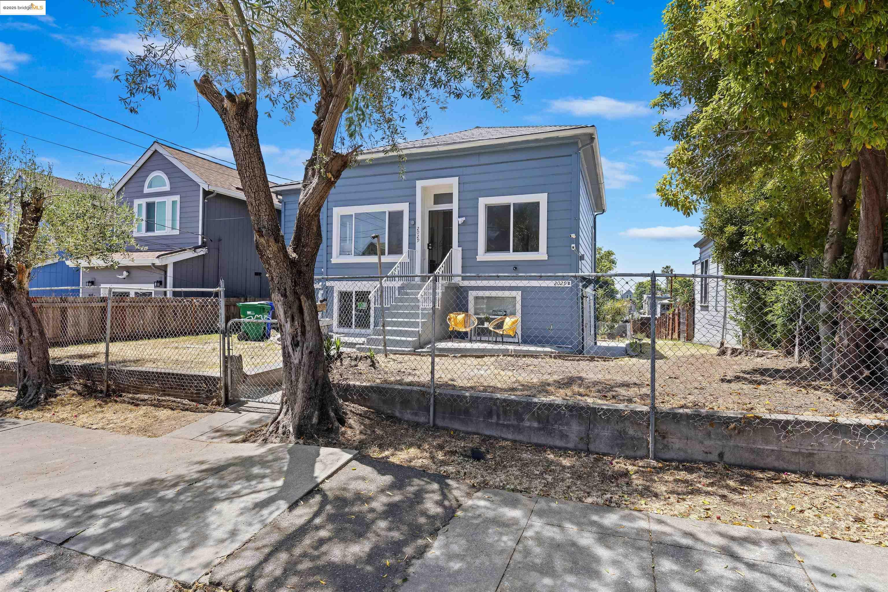 Property Photo: 2029 E 22nd St CA 94606