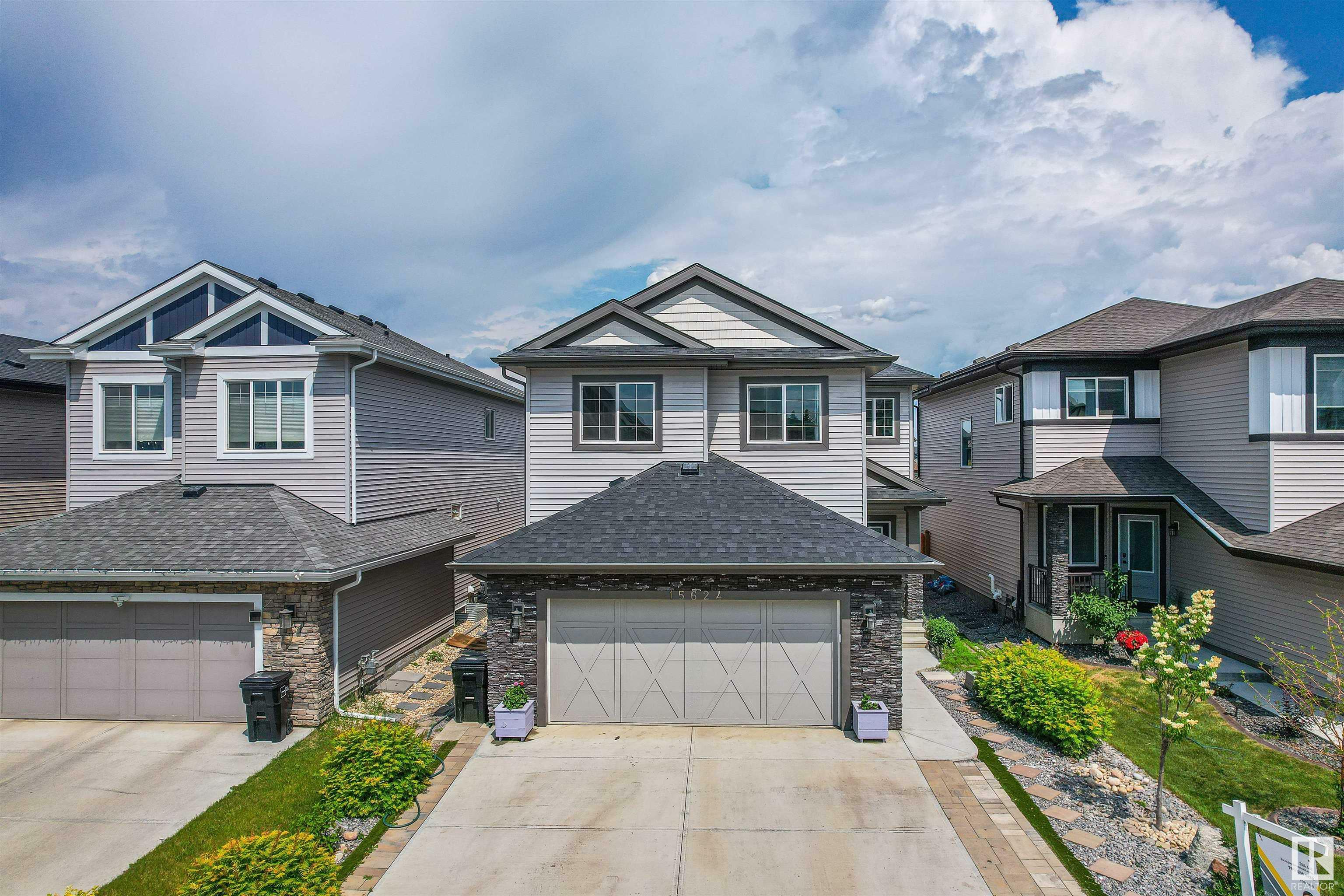 Property Photo: 15624 15 Avenue SW AB T6W 4K8