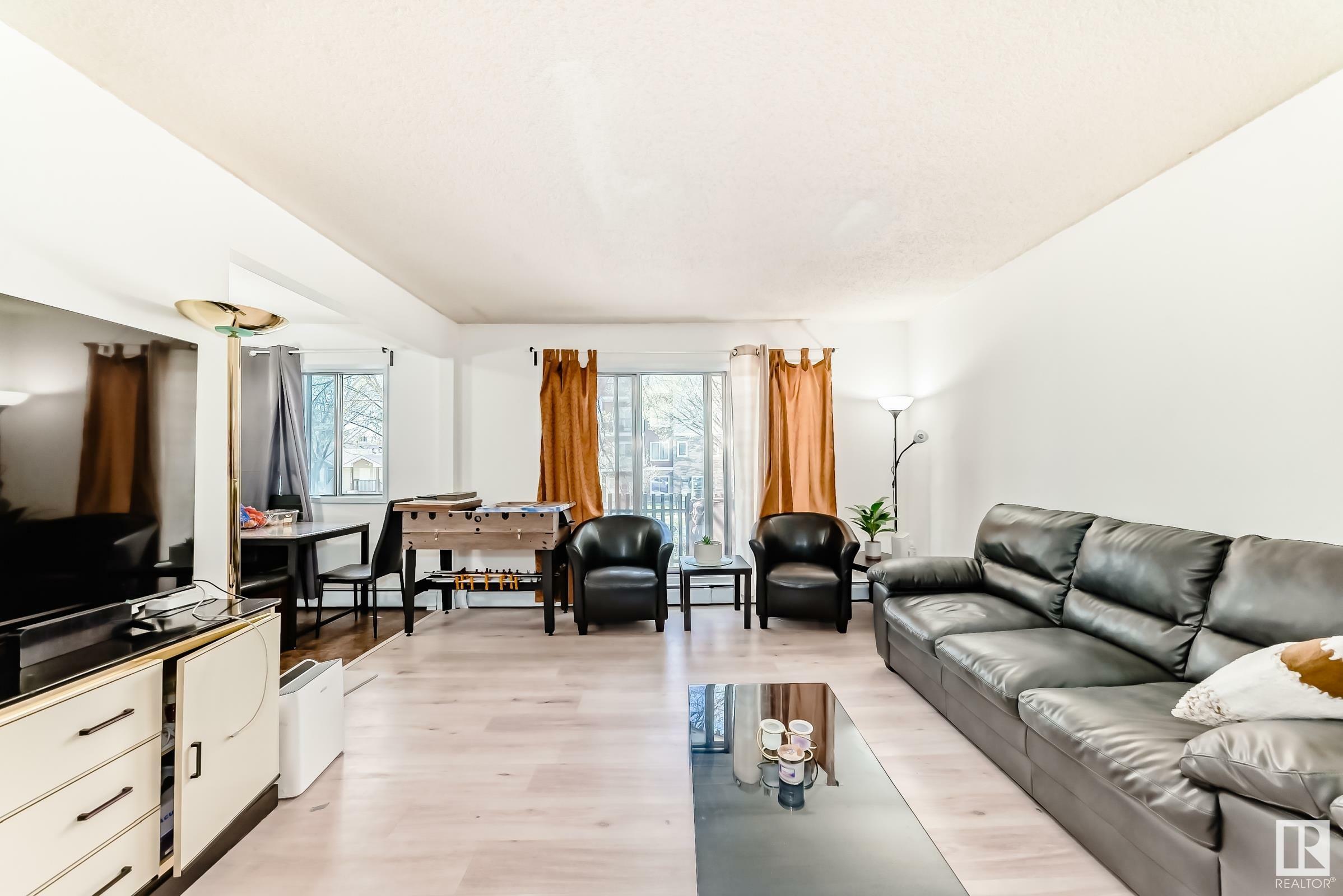 Photo de la propriété: 11907 81 Street NW 207 AB T5B 2S7
