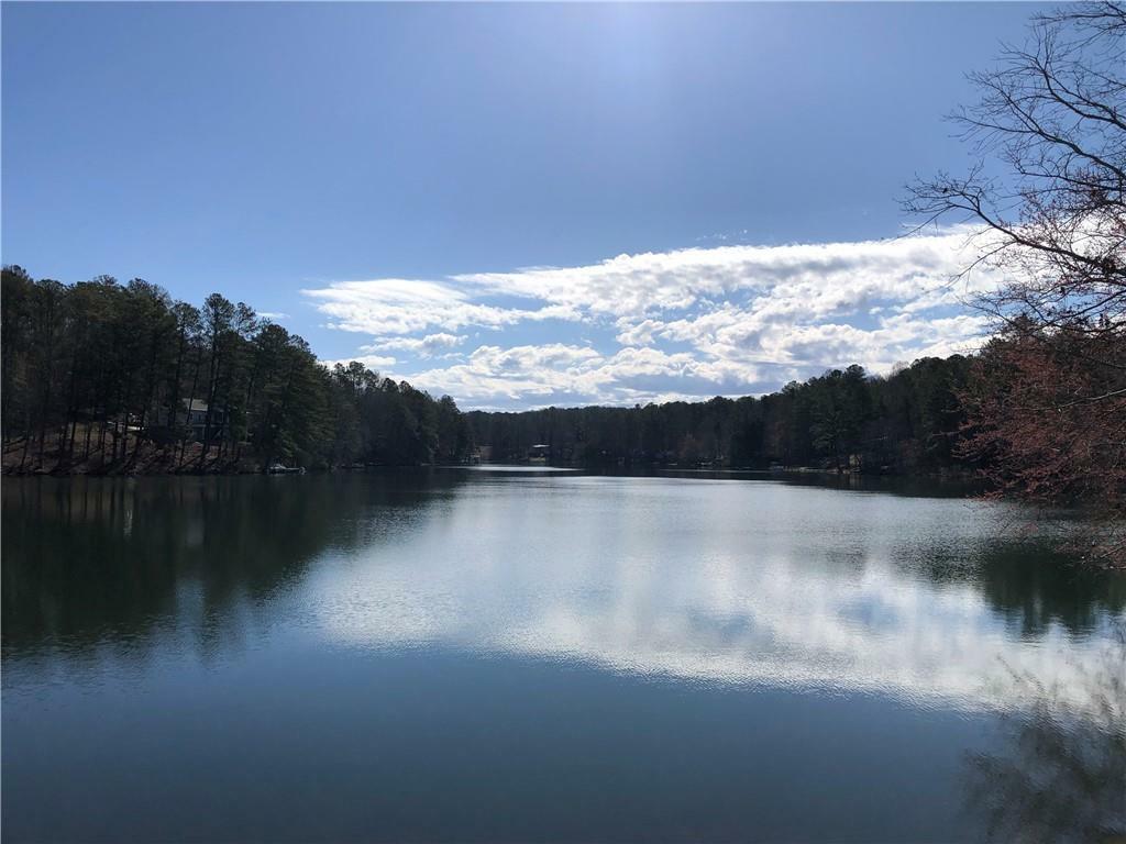 Property Photo: 1581 Twin Mountain Lake Circle GA 30175