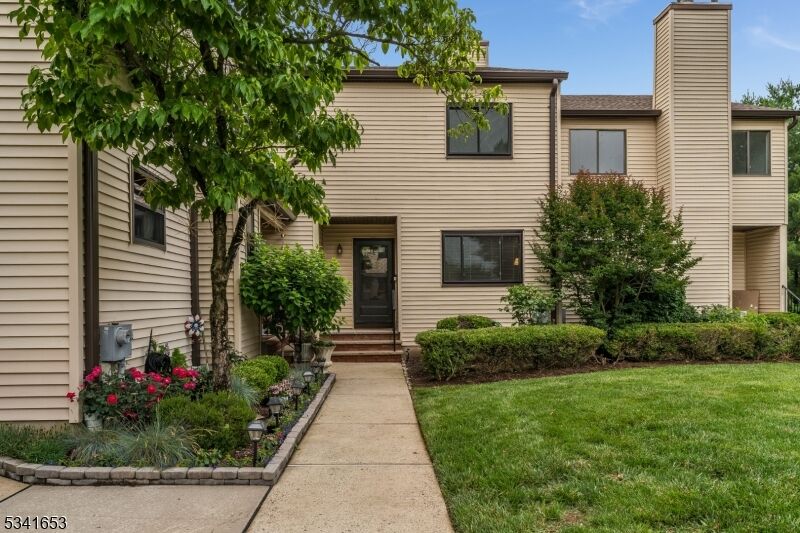 Property Photo:  13 Cedar Ct  NJ 08822 