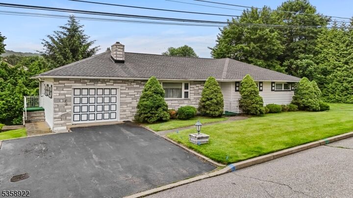 Property Photo:  35 Hillside Ave  NJ 07857 