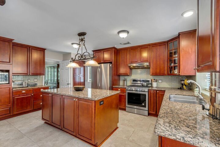 Property Photo: 15 Nightwind Place TX 77381