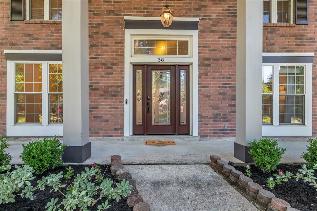 Property Photo: 38 Fire Flicker Place Place TX 77381