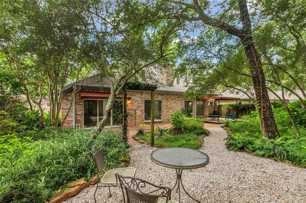 Property Photo:  9 Diamond Oak Court  TX 77381 