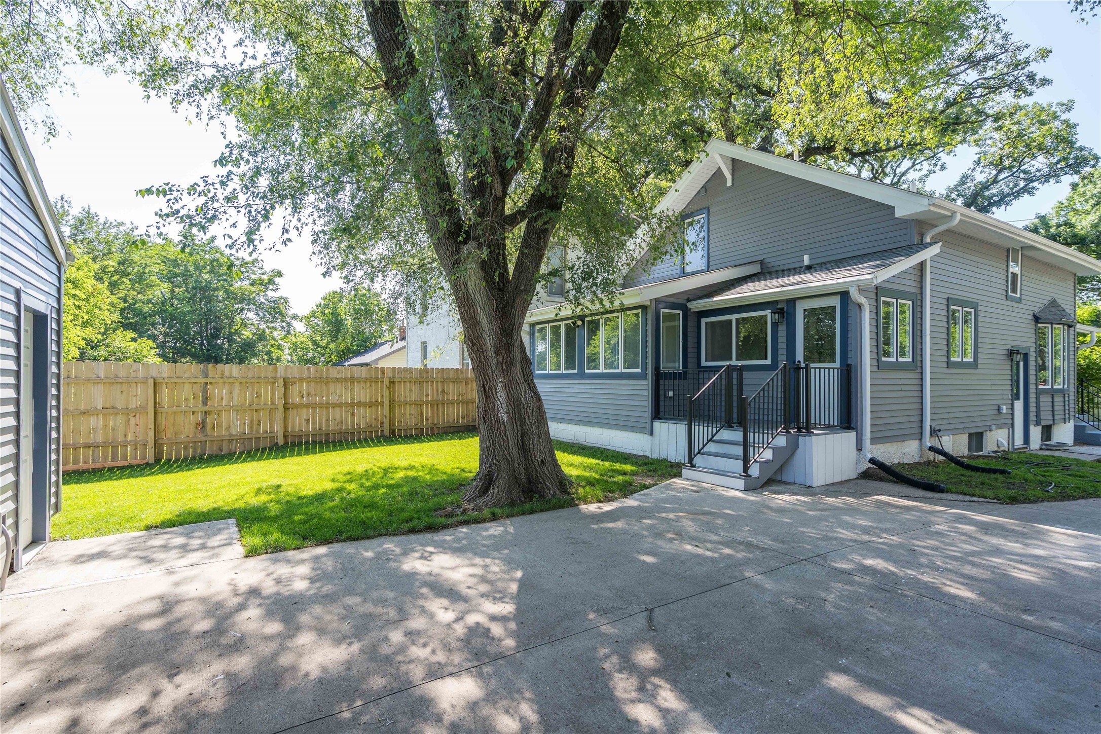 Property Photo: 2715 Center Street IA 50312