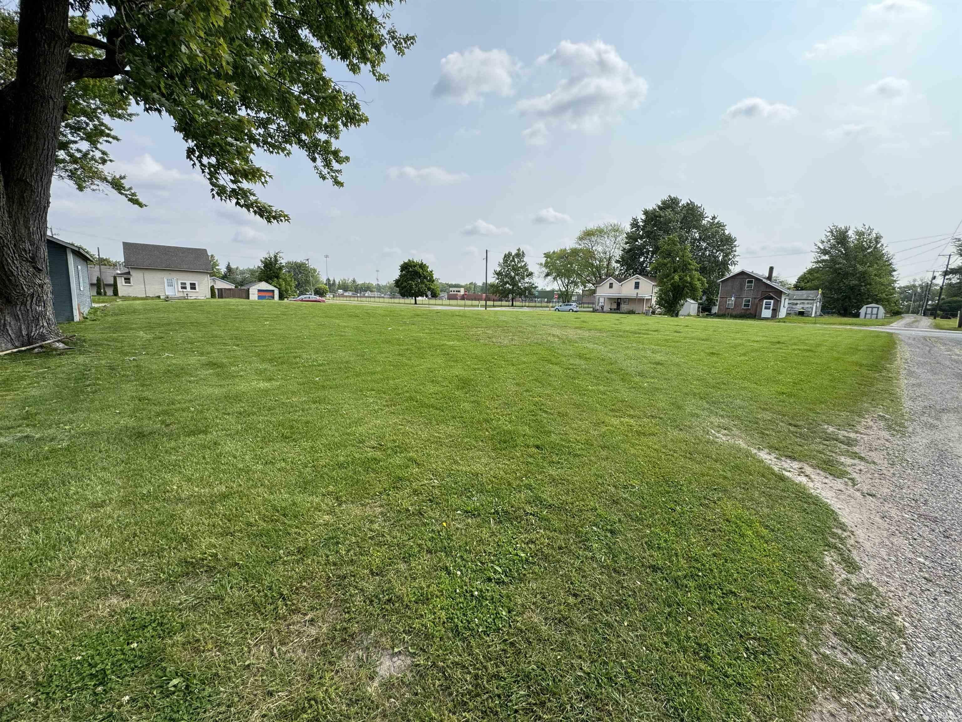 Property Photo:  416 E Green Street  IN 46721 