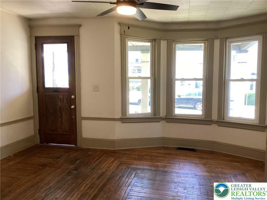Property Photo:  809 Wood Avenue  PA 18042 