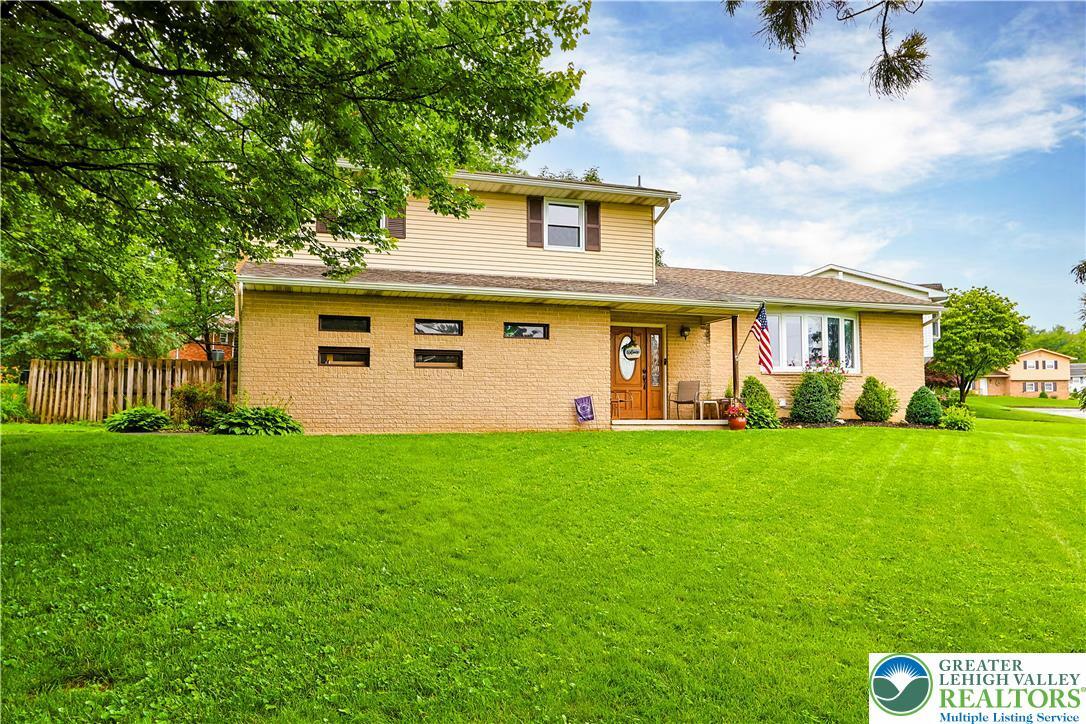 Property Photo: 4195 Angus Place PA 18104