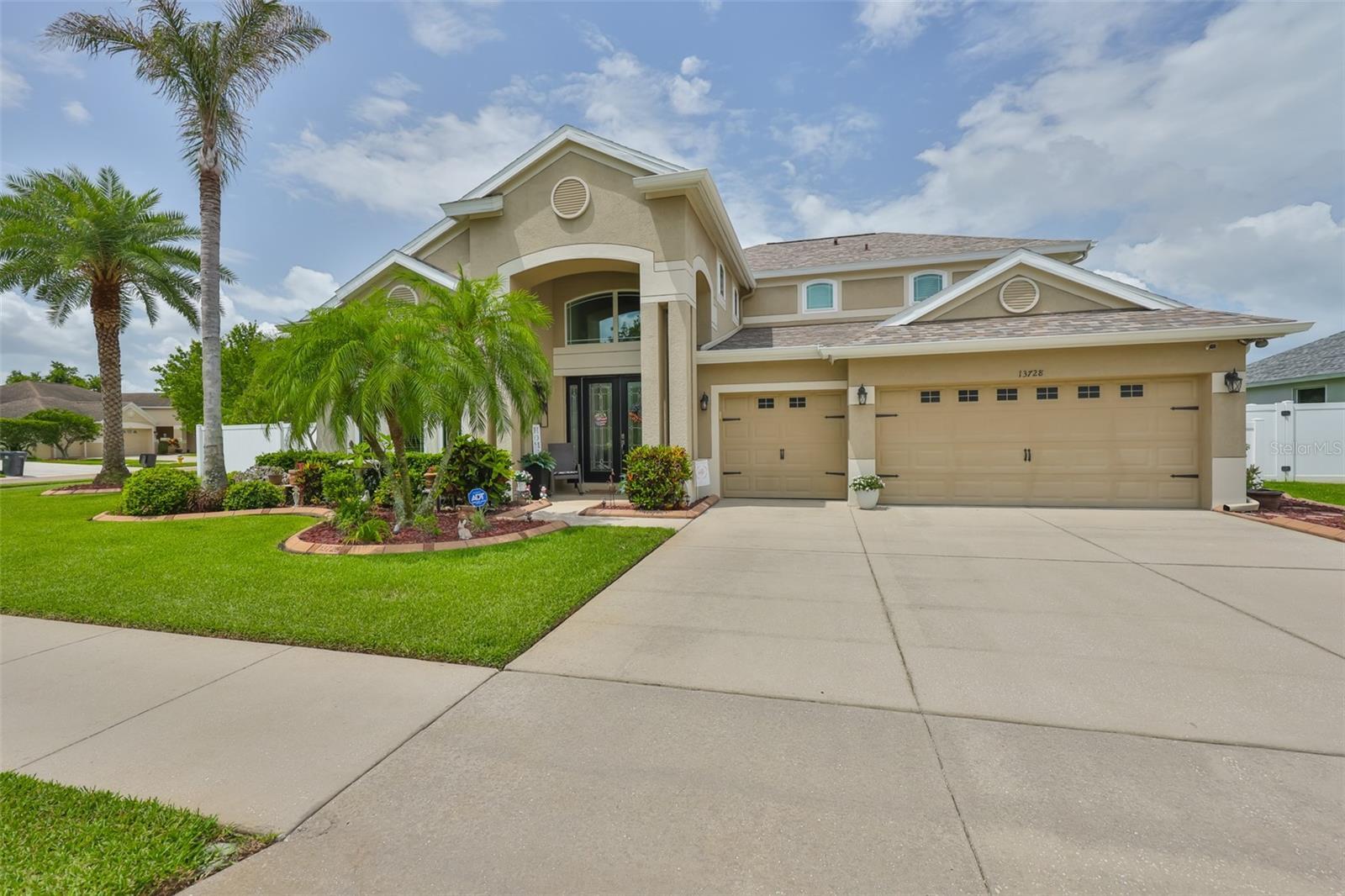 Property Photo: 13728 Artesa Bell Drive FL 33579