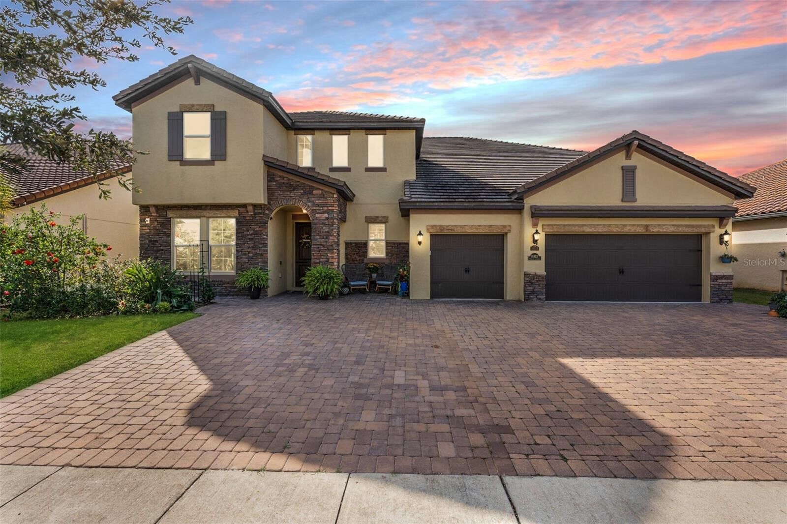 Property Photo: 8434 Chilton Drive FL 32836