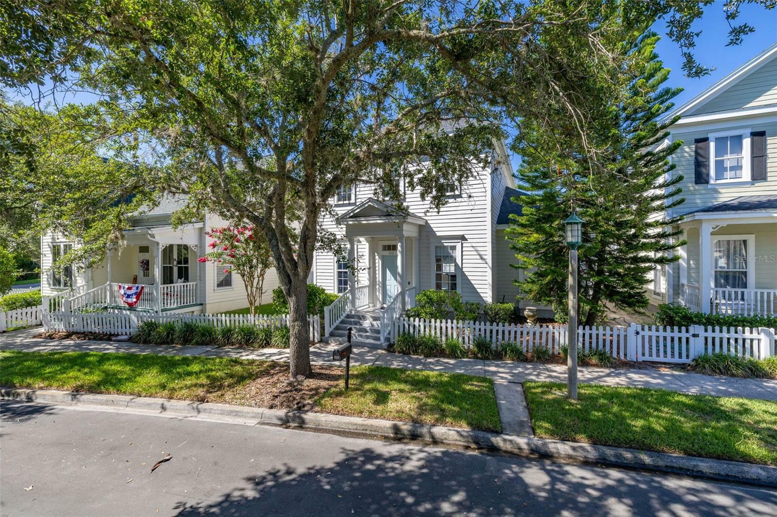 Property Photo:  212 Ficus Street  FL 34747 