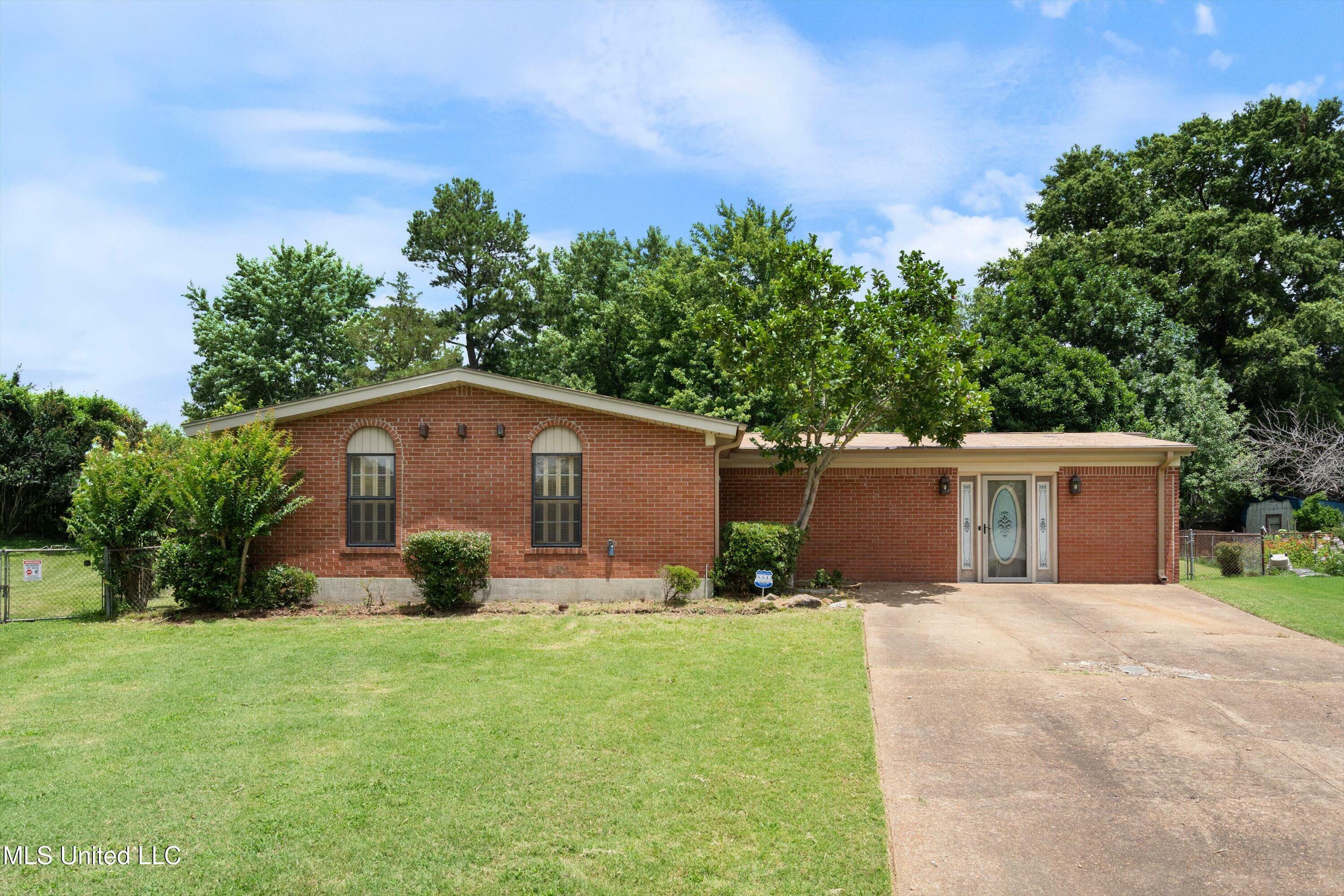 Property Photo:  1856 Amhurst Cove  MS 38671 