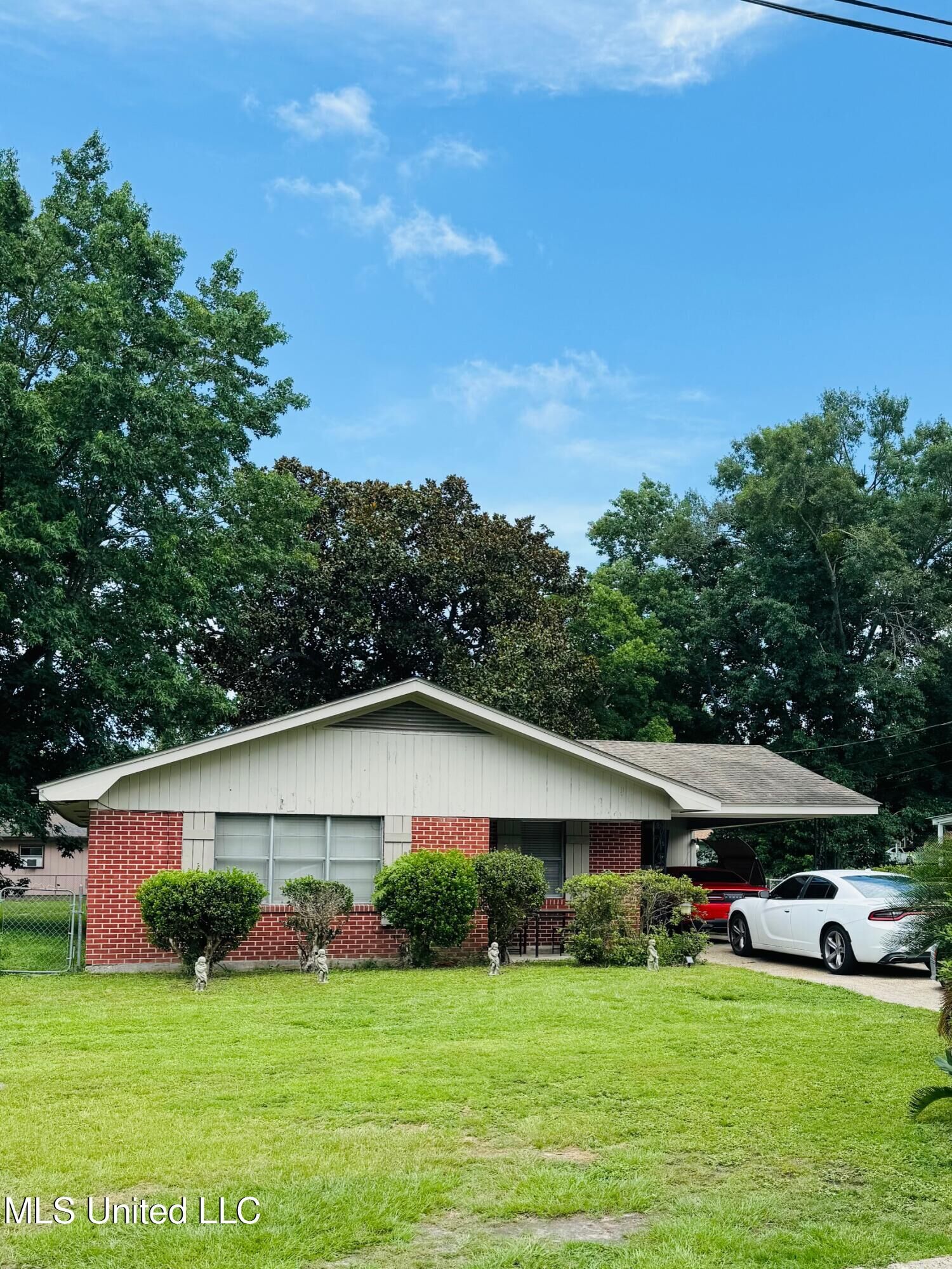 Property Photo:  360 Spratley Avenue  MS 39531 