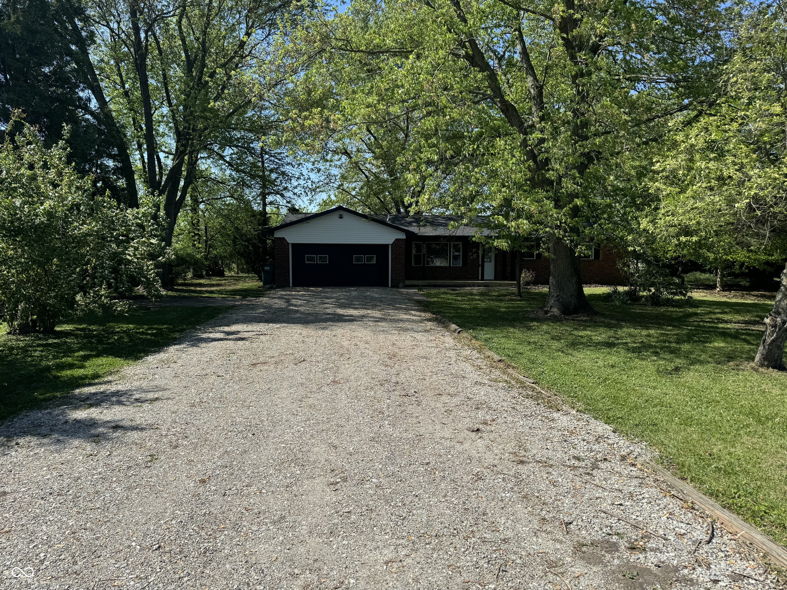 Property Photo:  1725 E 100 S  IN 46052 