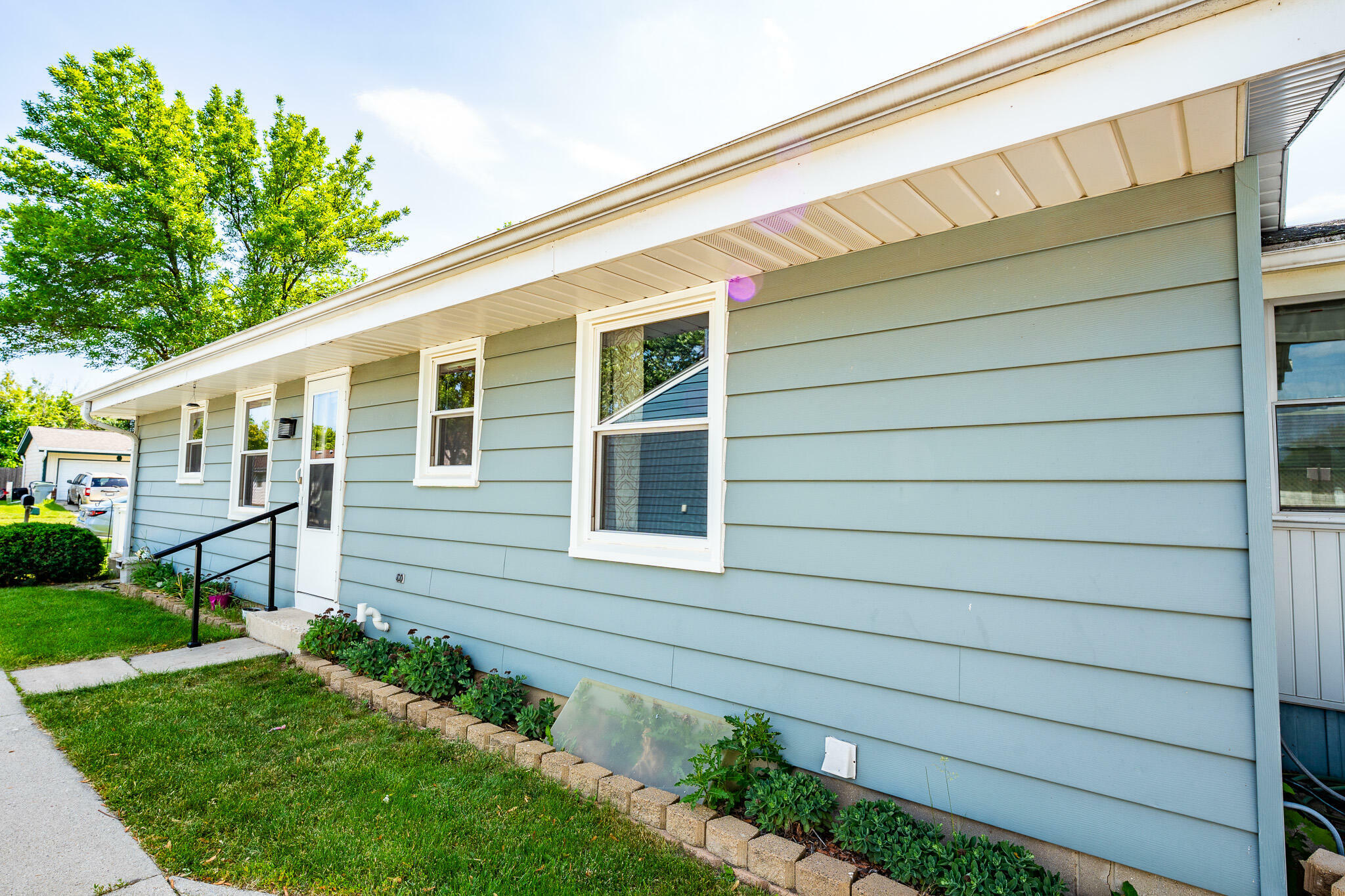 Property Photo:  152 W Goldleaf Ave  WI 53207 