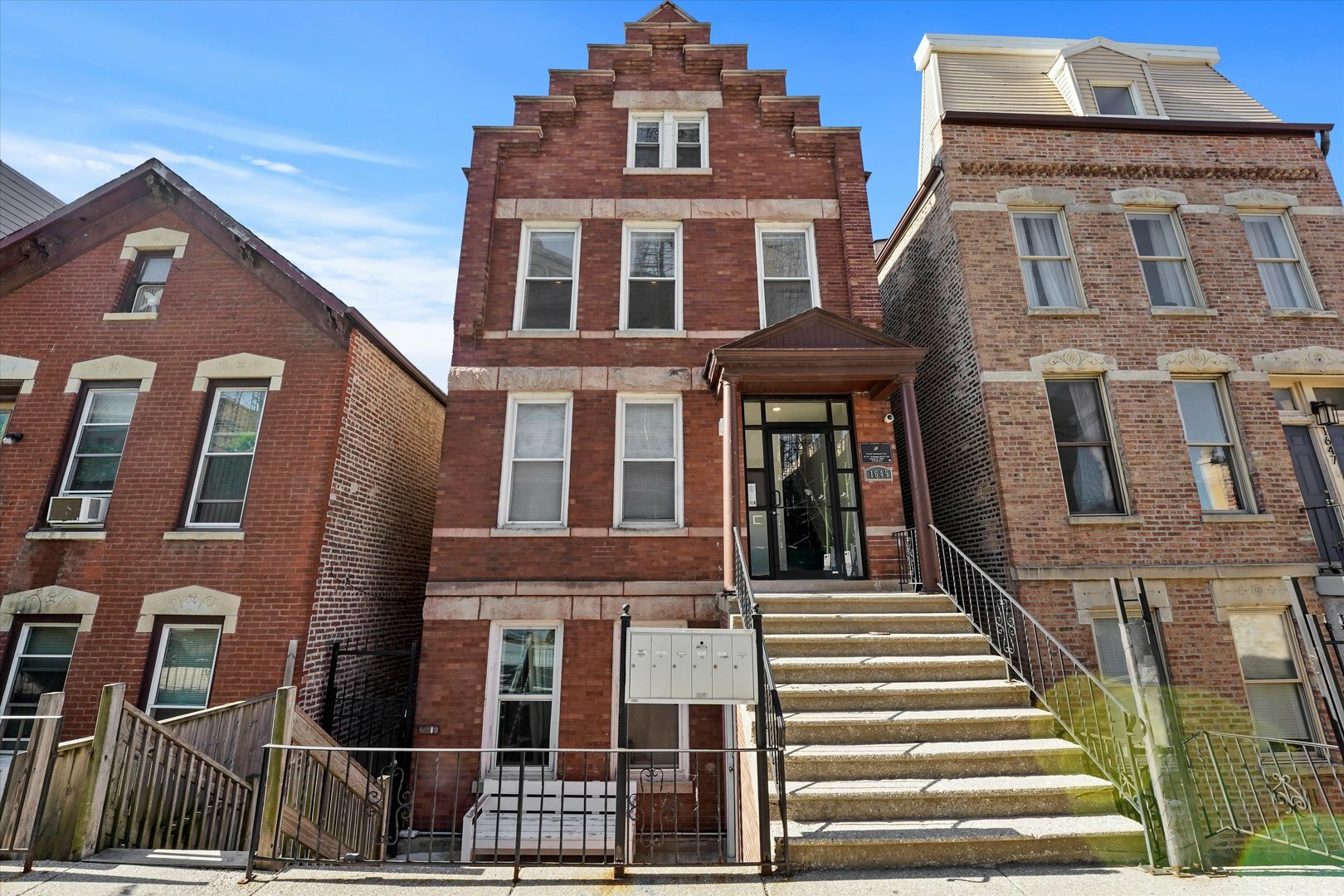 Property Photo: 1645 W 17th Street Ch1 IL 60608