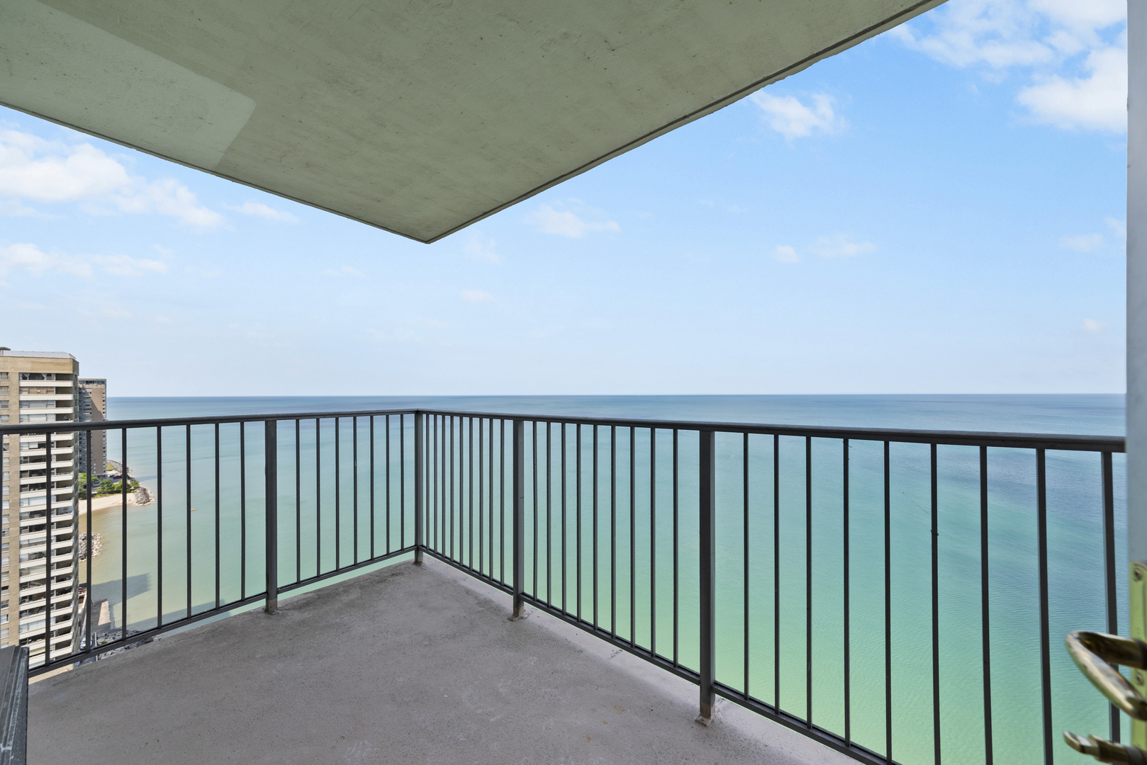 Property Photo:  940 W Glenlake Avenue 24C  IL 60660 