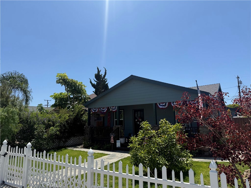 Property Photo: 2019 Andreo Avenue CA 90501