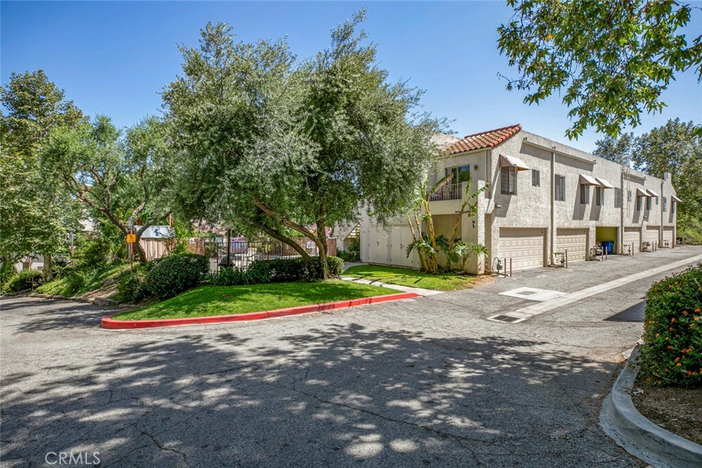 Property Photo: 12411 Osborne Street 114 CA 91331