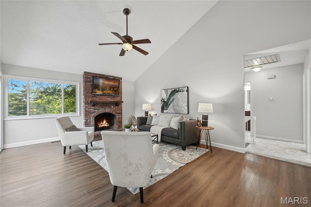 Property Photo: 722 La Bonne Parkway MO 63021