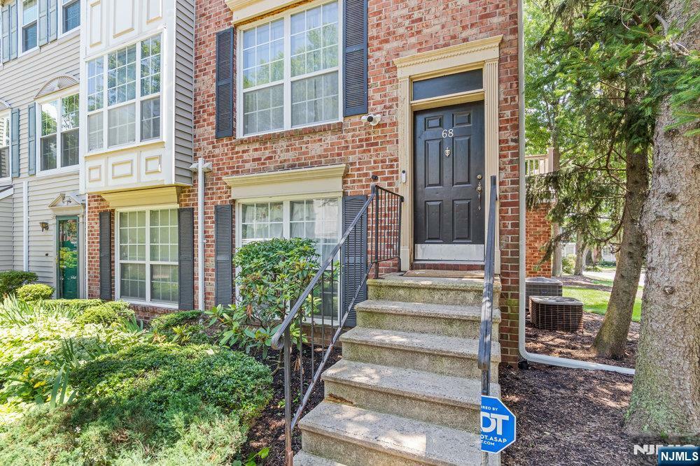 Property Photo:  68 Boston Street 220  NJ 07103 