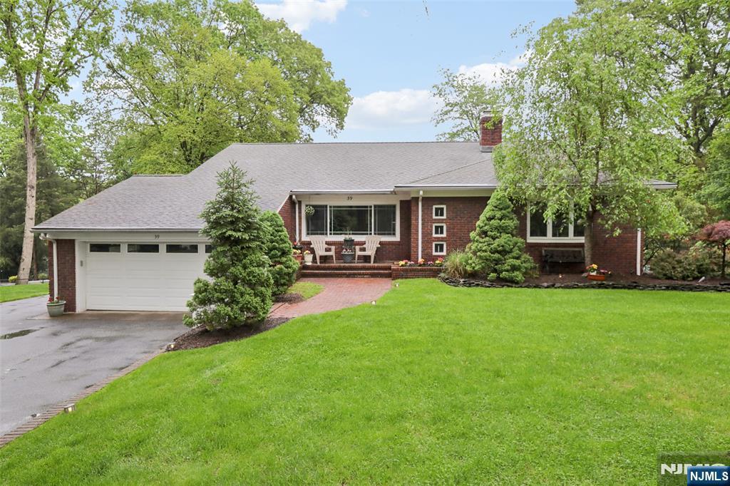 Property Photo: 39 Chuckanutt Drive NJ 07436