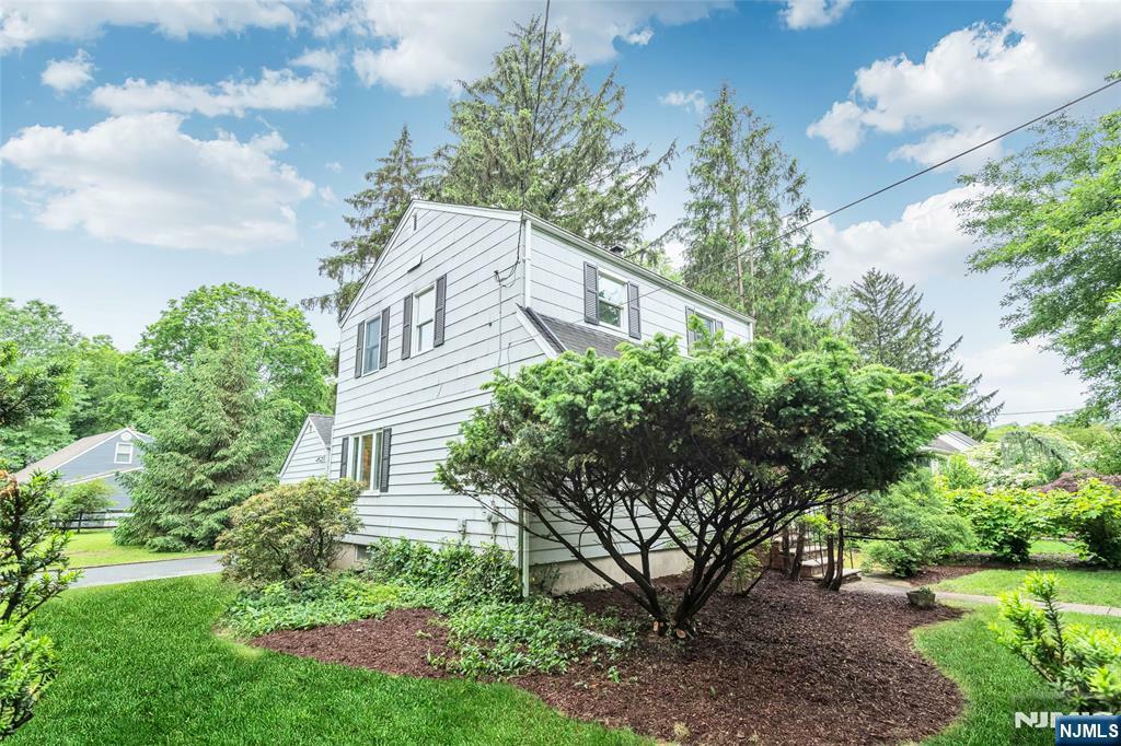 Property Photo: 330 Vesta Court NJ 07450