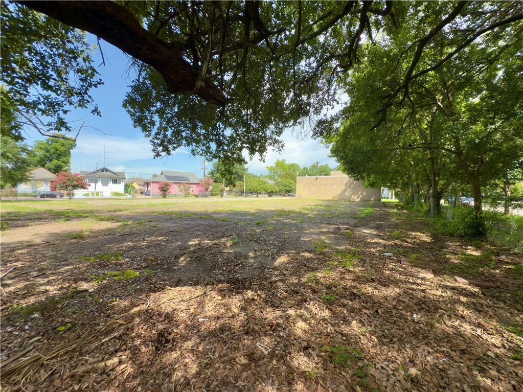 Property Photo: 2425 Esplanade Avenue LA 70119