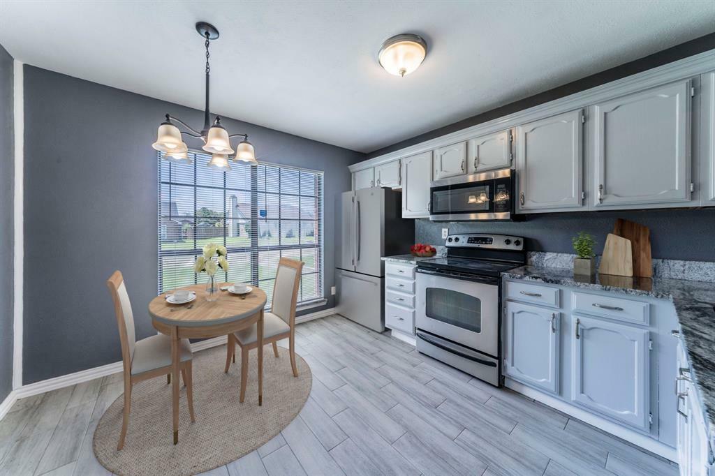 Property Photo: 816 Plummer Drive TX 75104