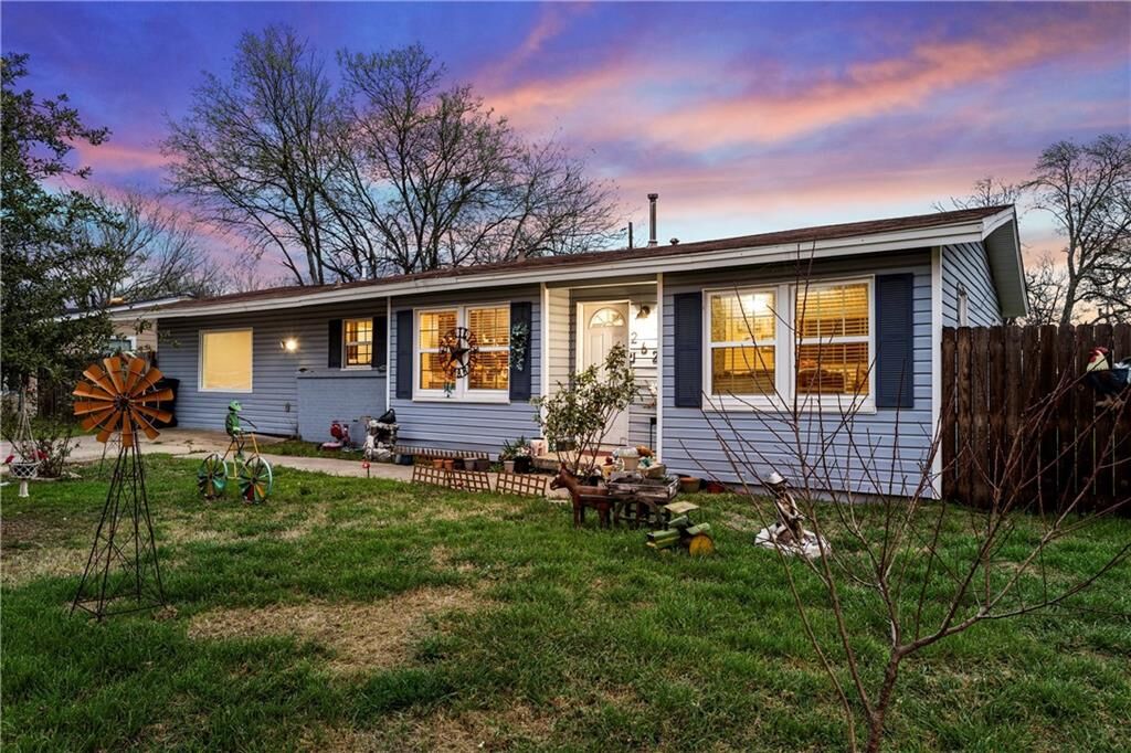 Property Photo: 2624 S 24th Street TX 76706