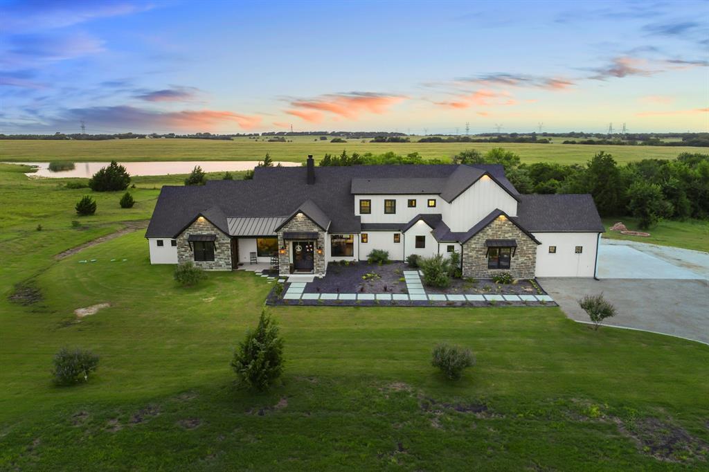 Property Photo: 3161 E Northgate TX 75009