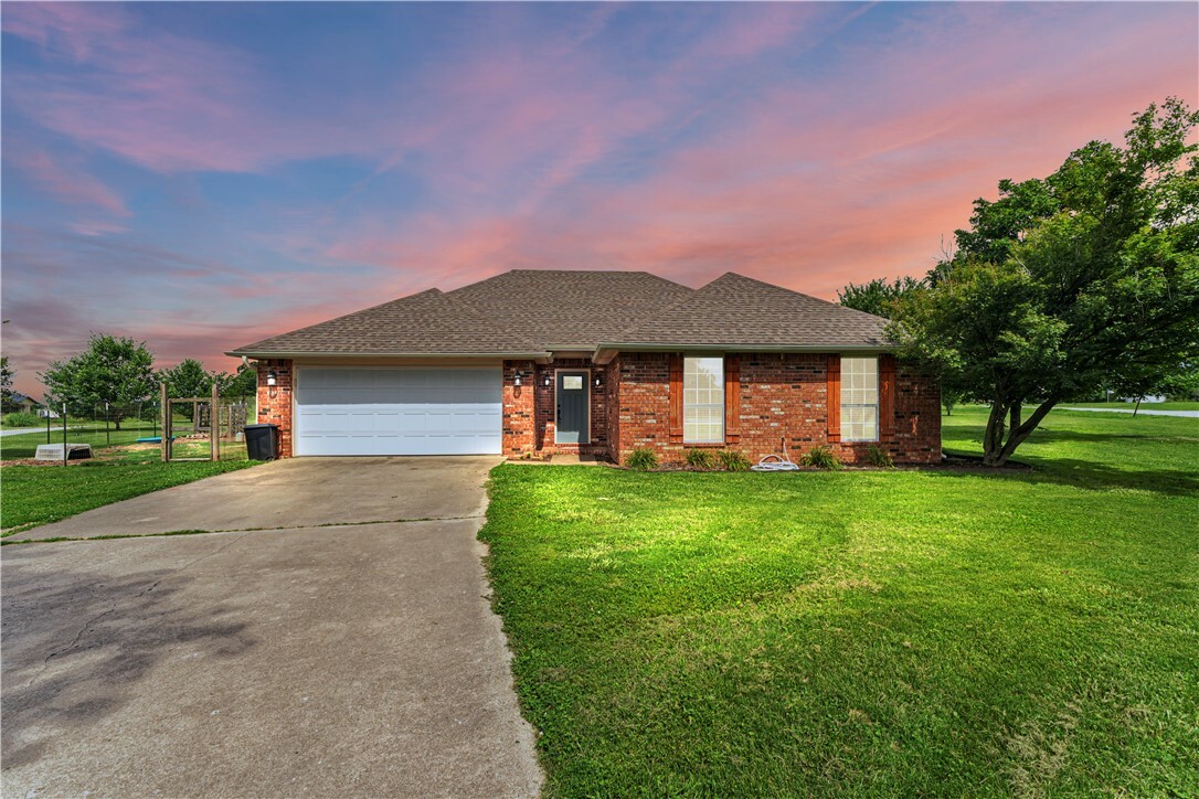 Property Photo: 1377 Madison 8735 AR 72740
