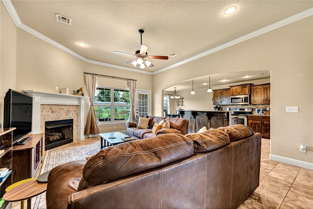 Property Photo: 4300 Limestone Avenue AR 72712
