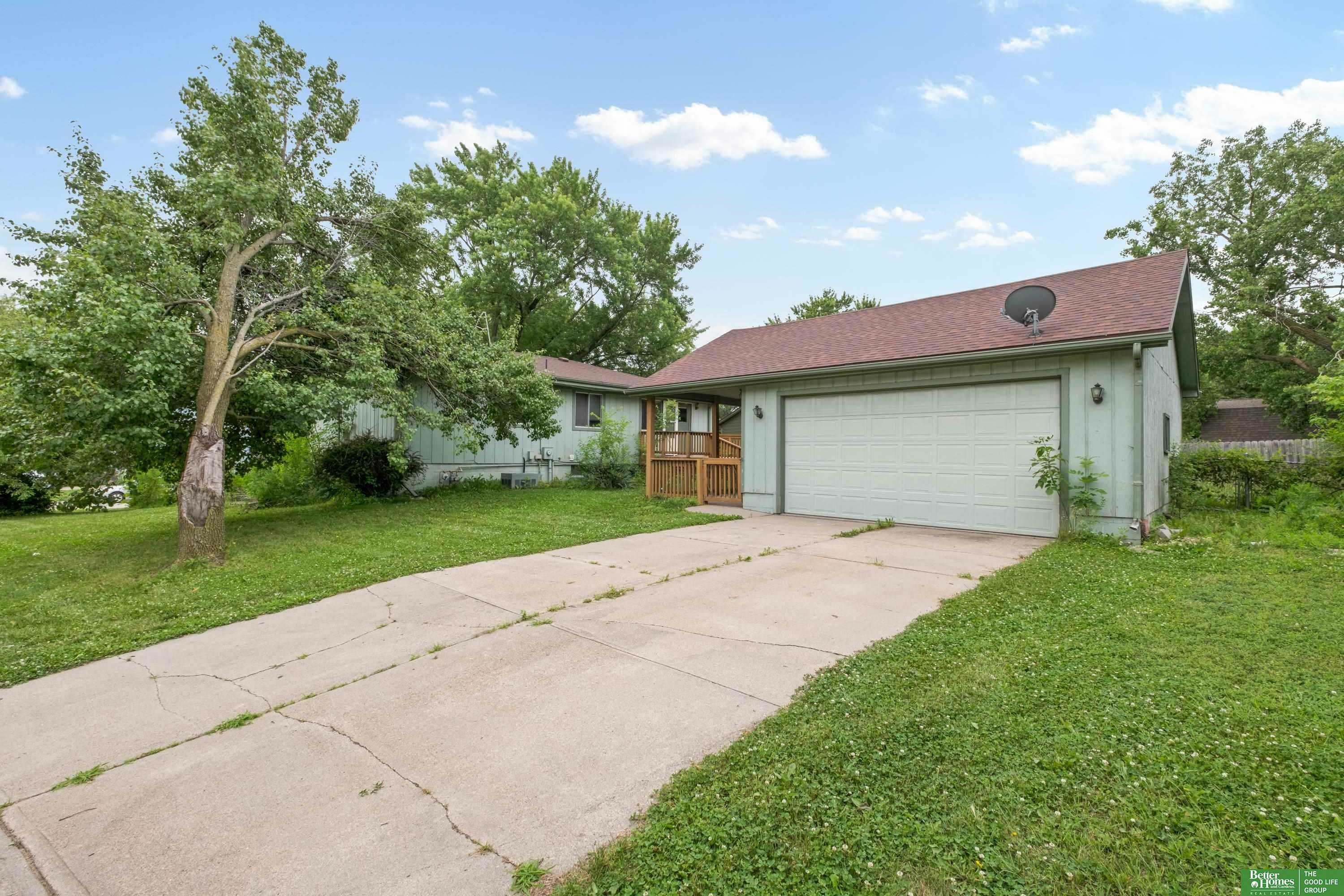 Property Photo: 36 Redwood Lane NE 68073
