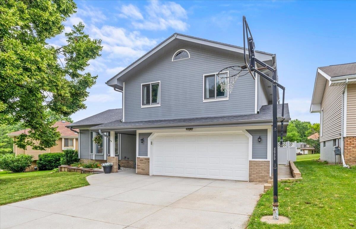 Property Photo: 8725 Monroe Street NE 68127
