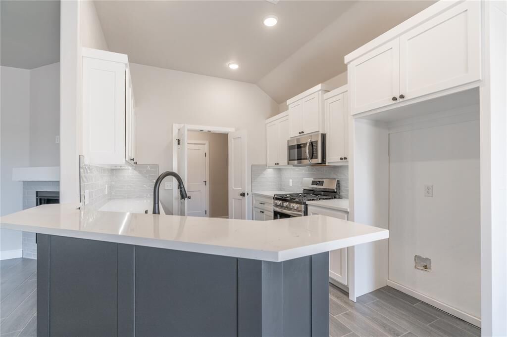 Property Photo: 1224 Colonial Avenue OK 73089
