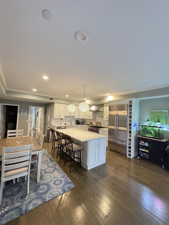 Property Photo:  278 W Fifth St 1  MA 02127 