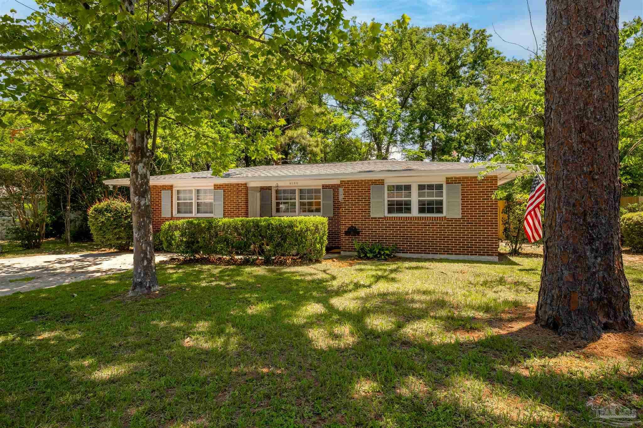 Property Photo: 6160 Keating Rd FL 32504