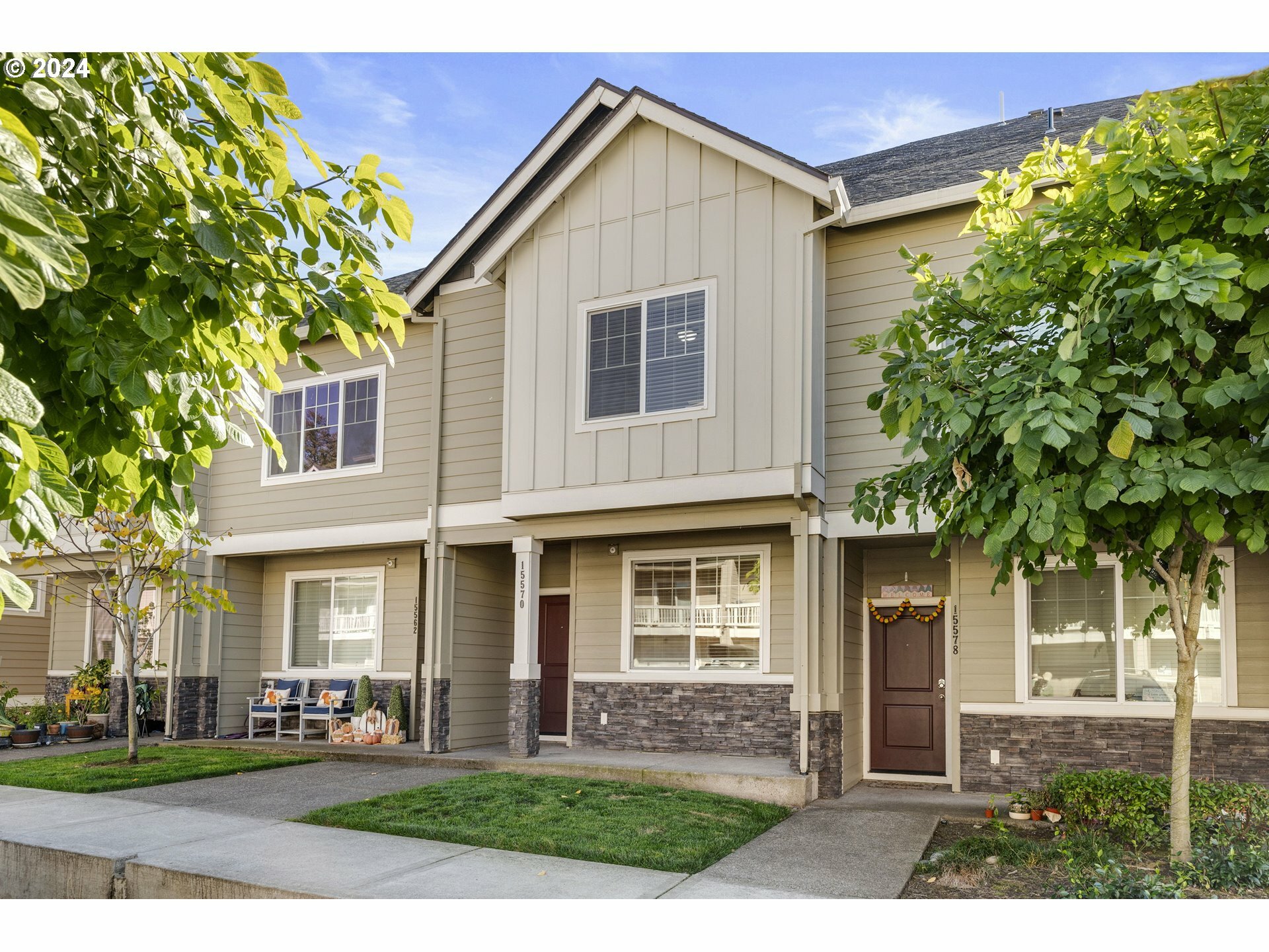 Property Photo: 15570 NW Snowbush Ln OR 97229